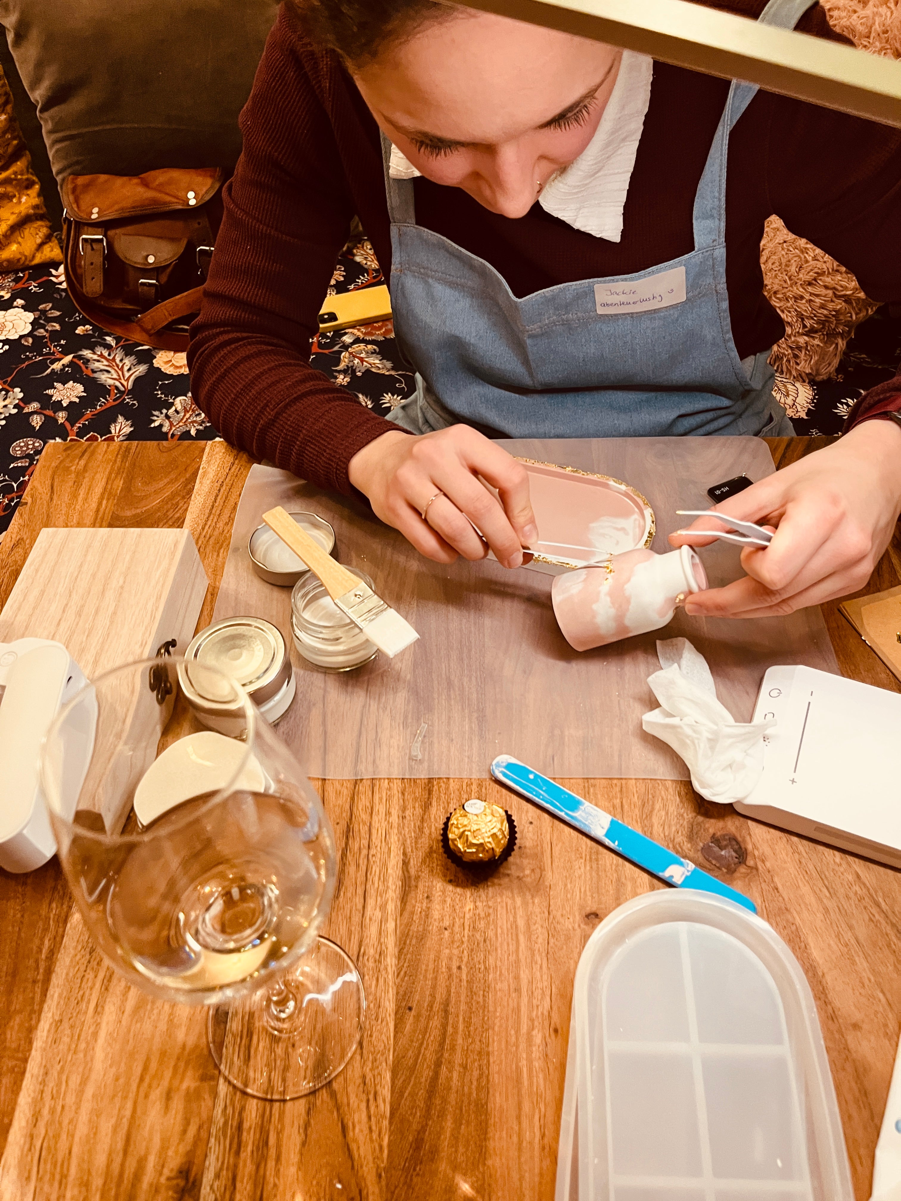 Frankfurt | Formguss in Goldoptik mit Wein & Musik